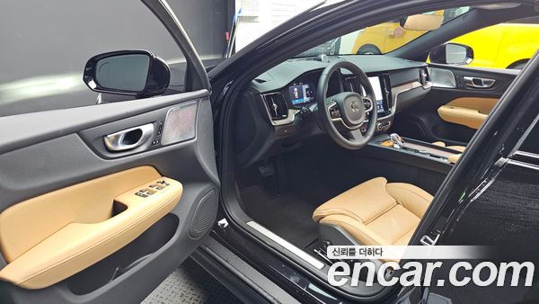 Volvo V60 2025, фото 12