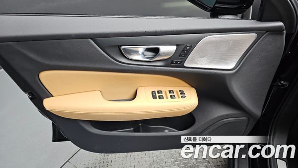 Volvo V60 2025, фото 13
