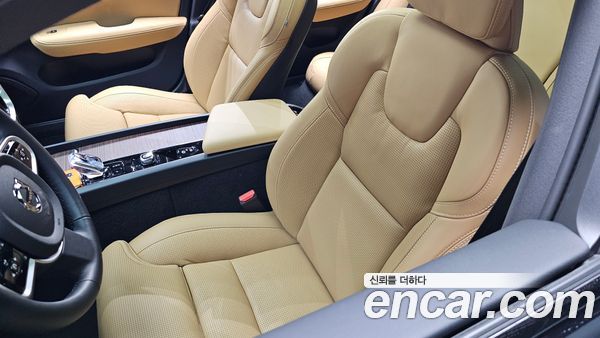 Volvo V60 2025, фото 26
