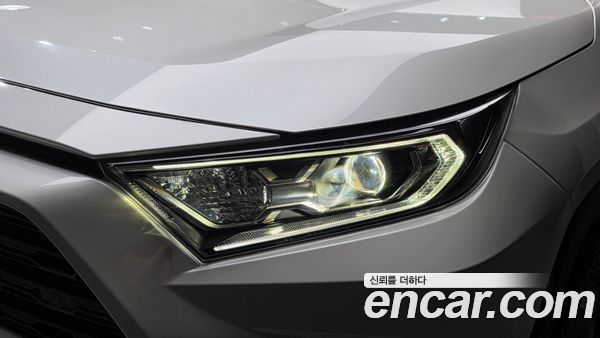 Toyota RAV4 2020, фото 8