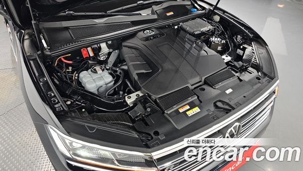 Volkswagen Touareg 2021, фото 6
