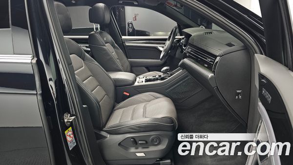 Volkswagen Touareg 2021, фото 16