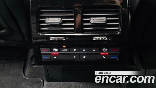 Volkswagen Touareg 2021, фото 30