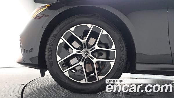 Mercedes-Benz E-Class 2026, фото 4