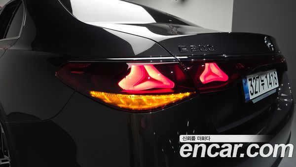 Mercedes-Benz E-Class 2026, фото 8