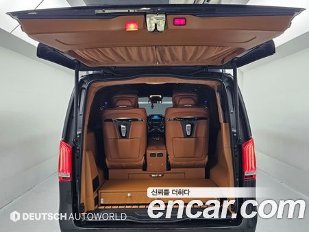 Mercedes-Benz V-Class 2023, фото 20