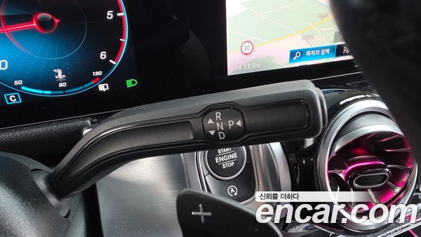 Mercedes-Benz GLB 2023, фото 12