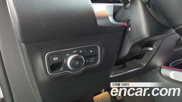 Mercedes-Benz GLB 2023, фото 30