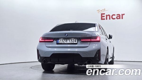BMW 3 Series 2024, фото 4