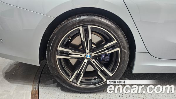 BMW 3 Series 2024, фото 5