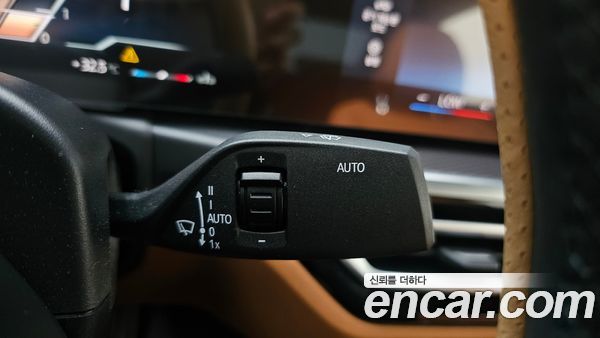 BMW 3 Series 2024, фото 26