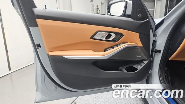 BMW 3 Series 2024, фото 14