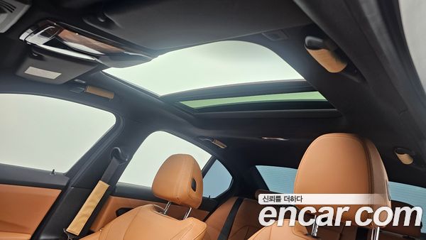 BMW 3 Series 2024, фото 31