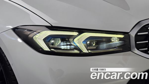 BMW 3 Series 2024, фото 8