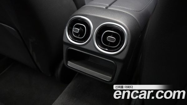 Mercedes-Benz C-Class 2023, фото 30
