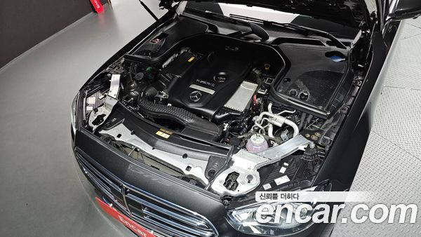 Mercedes-Benz E-Class 2021, фото 6