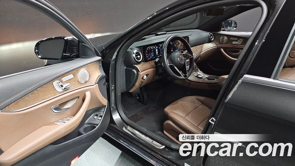 Mercedes-Benz E-Class 2021, фото 13