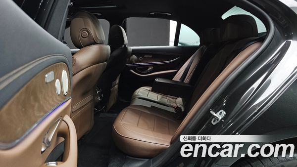 Mercedes-Benz E-Class 2021, фото 17