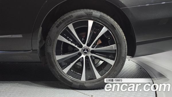 Mercedes-Benz E-Class 2021, фото 7