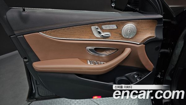 Mercedes-Benz E-Class 2021, фото 14