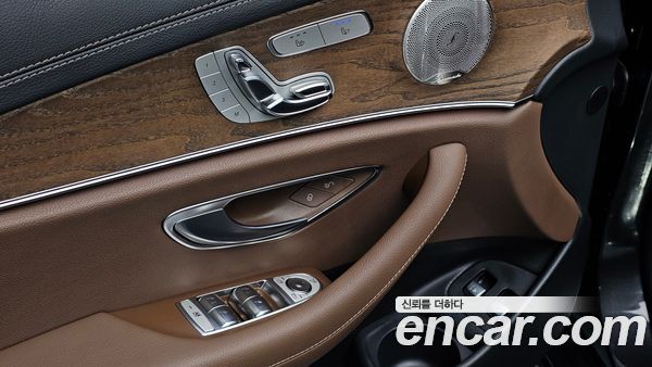 Mercedes-Benz E-Class 2021, фото 27