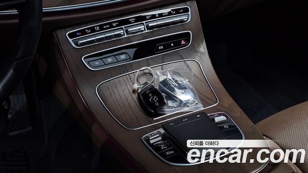 Mercedes-Benz E-Class 2021, фото 28
