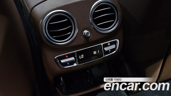 Mercedes-Benz E-Class 2021, фото 32