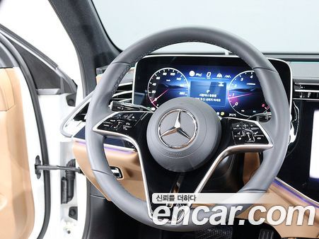 Mercedes-Benz E-Class 2025, фото 9