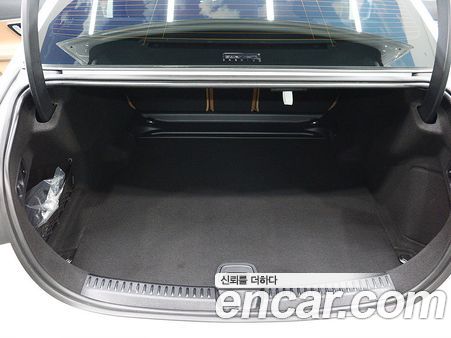 Mercedes-Benz E-Class 2025, фото 15