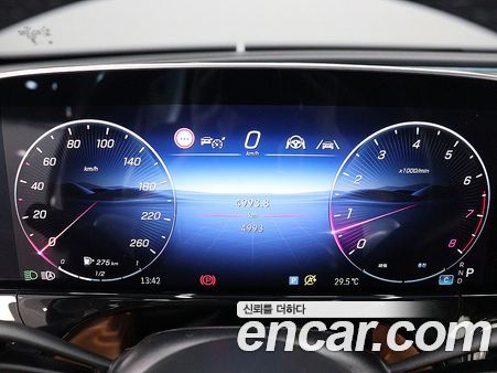 Mercedes-Benz E-Class 2025, фото 16