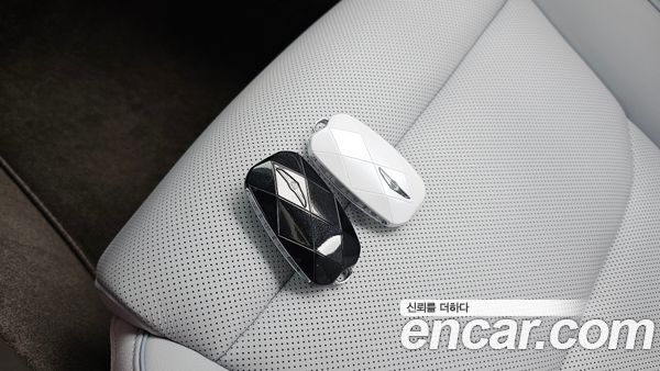 Genesis GV70 2025, фото 16