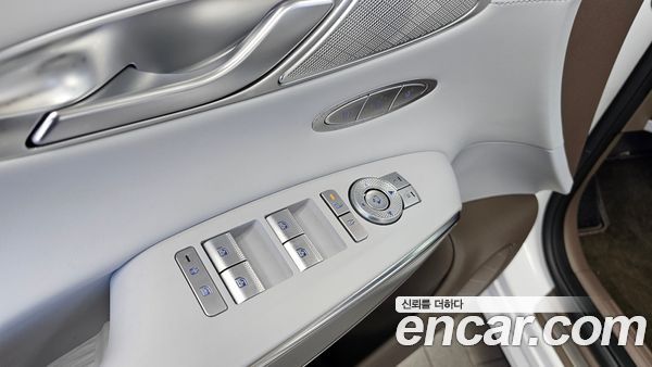 Genesis GV70 2025, фото 30