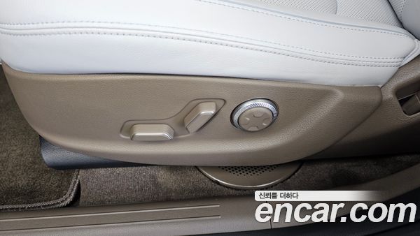 Genesis GV70 2025, фото 31