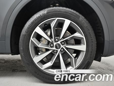 Audi Q5 2023, фото 5