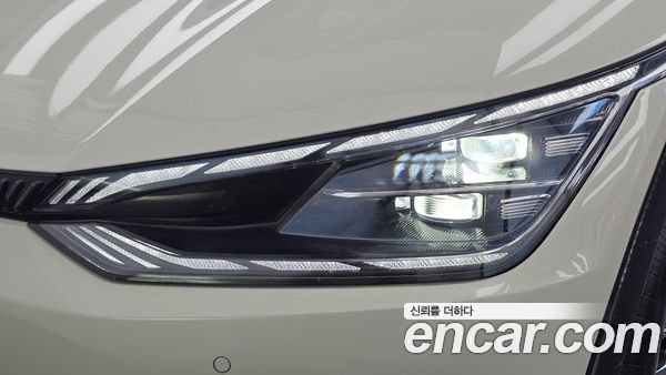 Kia EV6 2023, фото 8