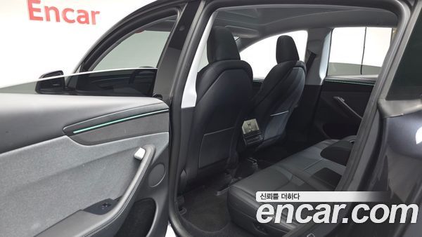 Tesla Model Y 2025, фото 15