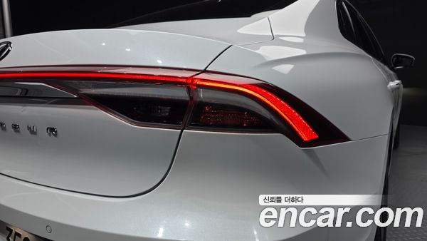Hyundai Grandeur 2023, фото 9