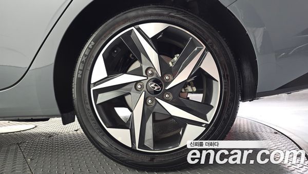 Hyundai Elantra 2022, фото 7