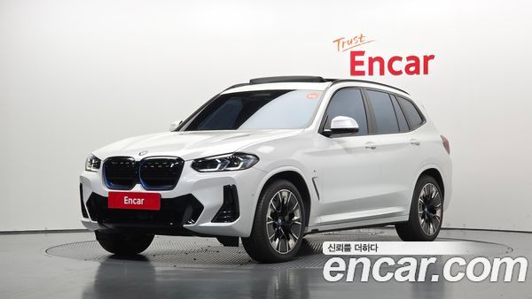 BMW iX3 2024