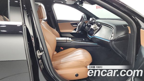 Mercedes-Benz E-Class 2024, фото 16