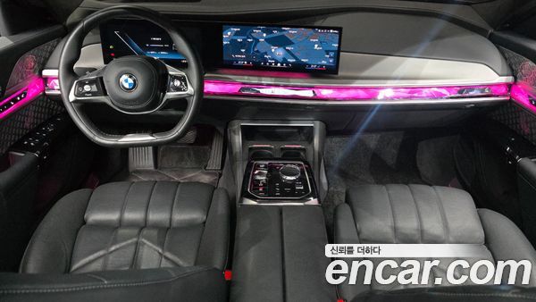 BMW i7 2023, фото 10