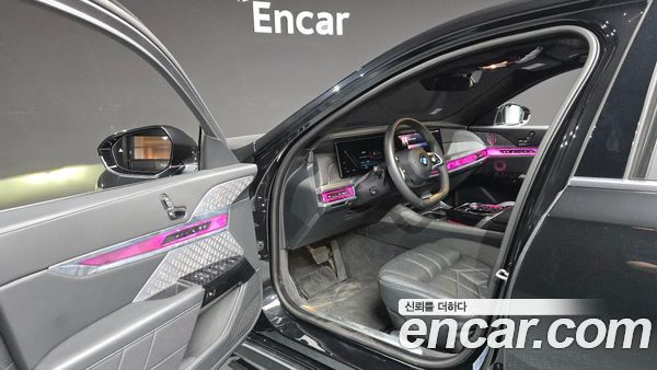 BMW i7 2023, фото 13