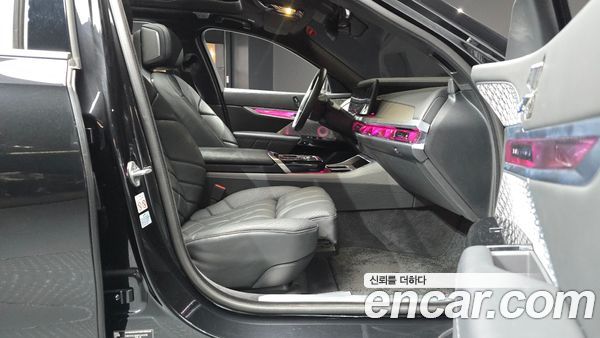 BMW i7 2023, фото 16