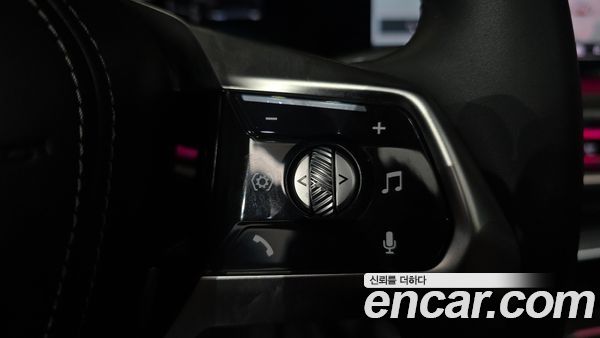 BMW i7 2023, фото 32
