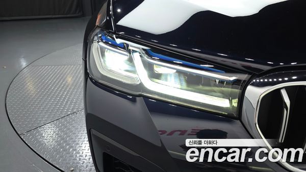 BMW 5 Series 2023, фото 8