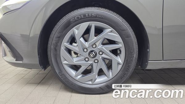 Hyundai Elantra 2025, фото 4