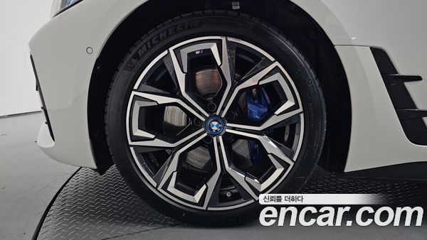 BMW i4 2024, фото 4