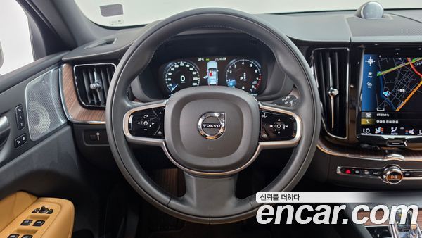 Volvo XC60 2021, фото 20