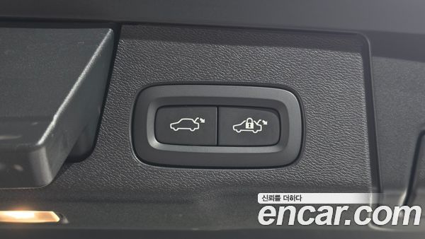 Volvo XC60 2021, фото 24