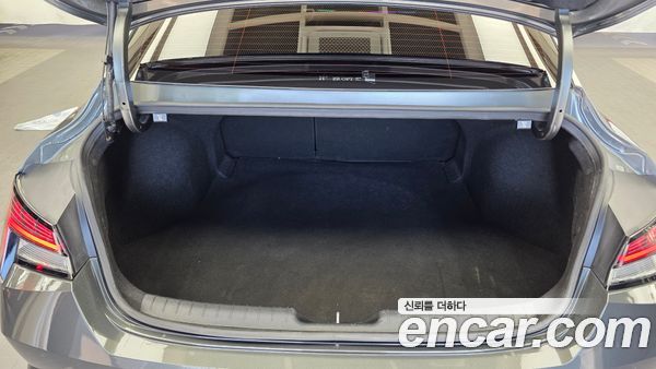 Hyundai Elantra 2022, фото 20